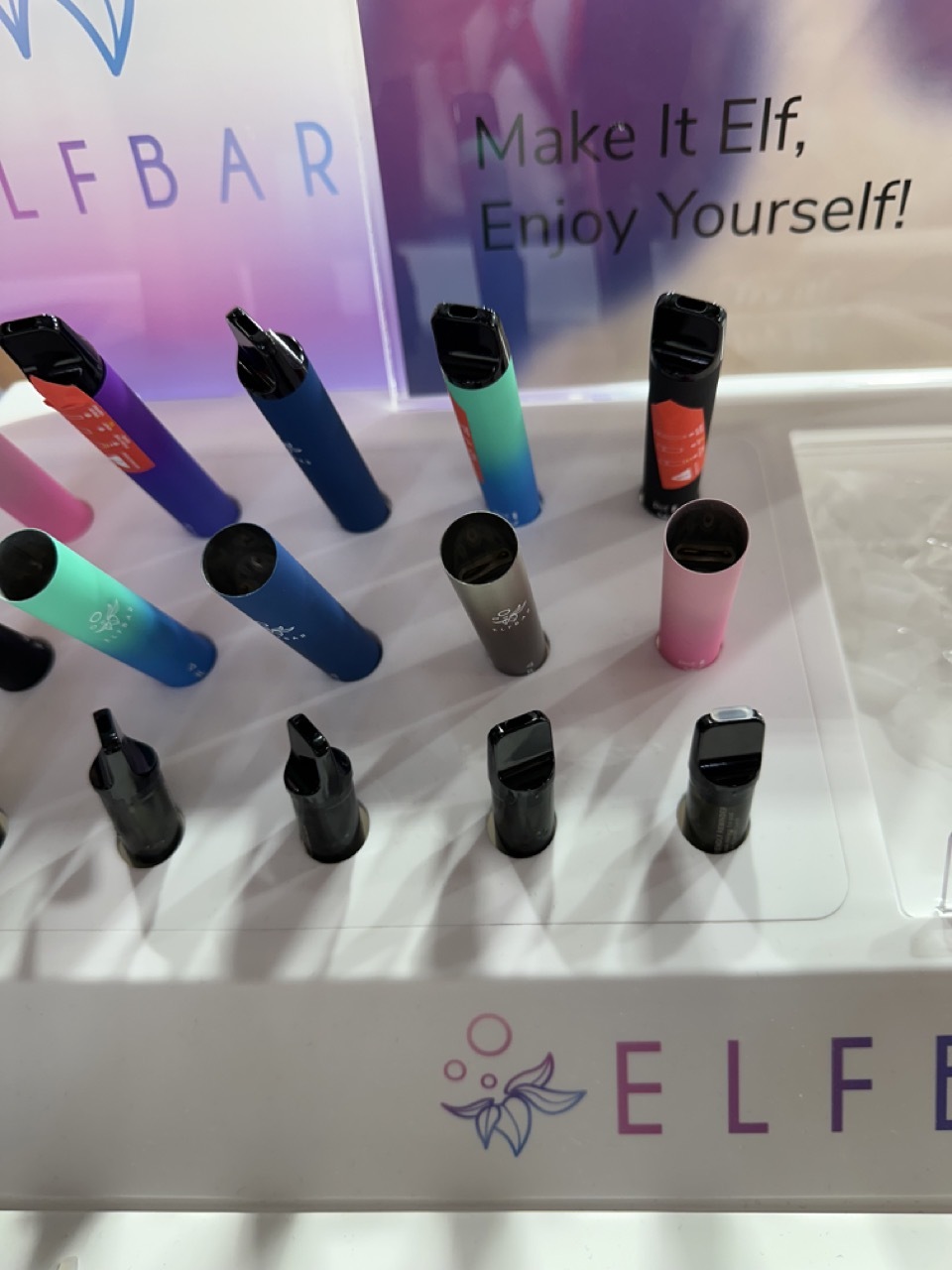ELFBAR Releases Pod System ELFA at Vapexpo Spain