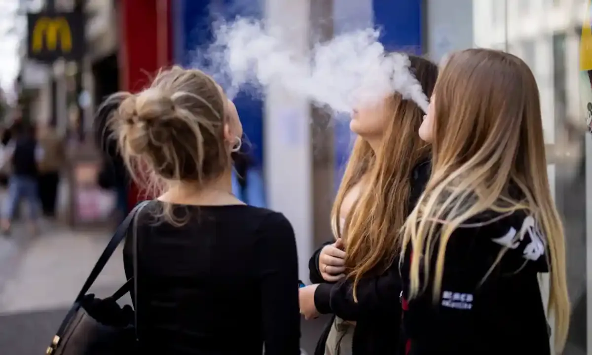 Paediatricians Call for Ban on Disposable Vapes in UK