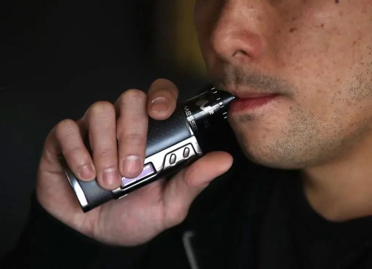 Polish Customs Seize 8,500 Unlabeled E-Cigarette Liquids.
