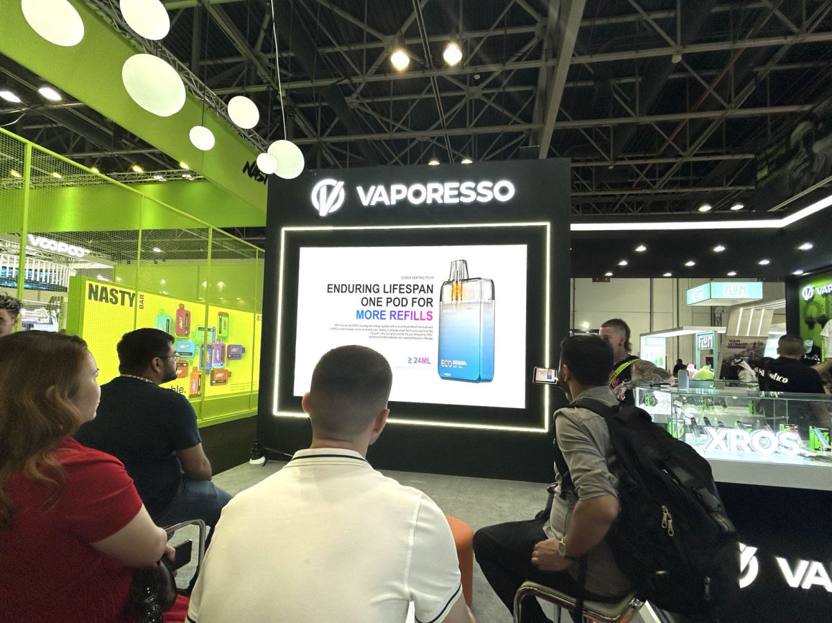 VAPORESSO presenta 2 innovadores productos de cigarrillos electrónicos en la exposición de Dubai.