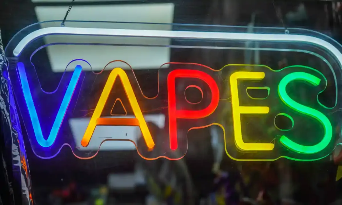 10月美国电子烟五大品牌搜索热度排名：JUUL居首 ELFBAR第五