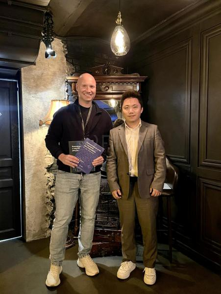 两个至上与俄罗斯知名烟草咨询公司签订合作备忘录 进一步构建全球权威电子烟行业数据平台