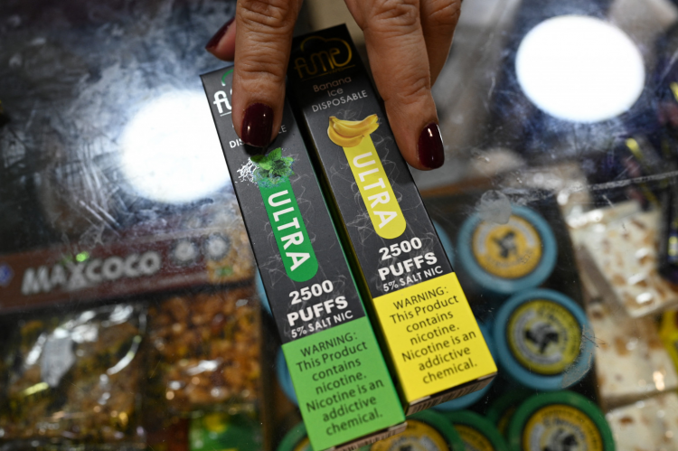 France Plans to Ban Disposables in Anti-Smoking Campaign
