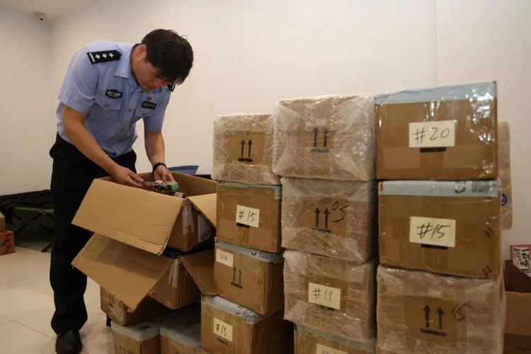 浙江南湖警方破获一起销售伪劣电子烟案件 涉案金额800万元