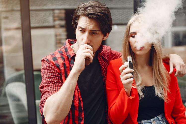 La ASA prohíbe cuatro anuncios de cigarrillos electrónicos en TikTok.