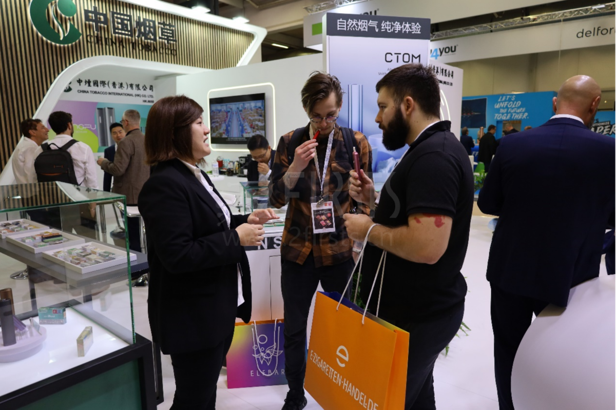China Tobacco International (HK) muestra productos de calentamiento sin combustión en InterTabac