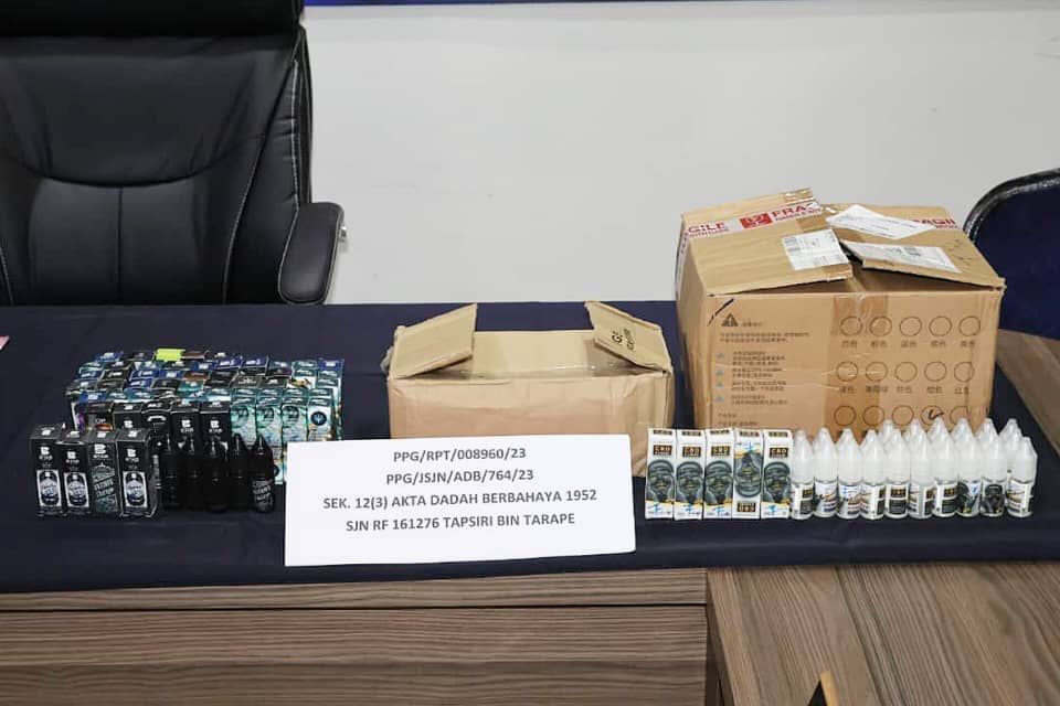 4 hombres arrestados en Malasia por vender líquidos con infusión de cannabis.