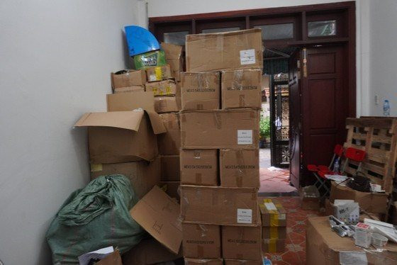 2FIRSTS Vietnamese Authorities Seize Illegal E Cigarettes Worth