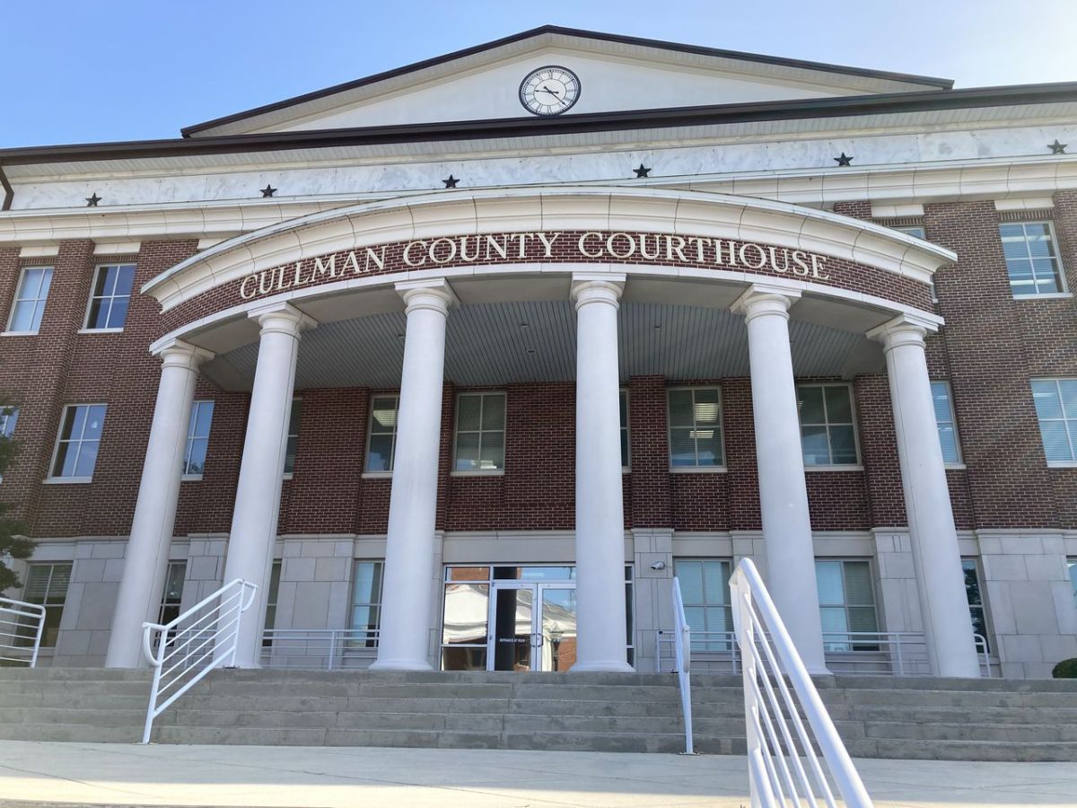 Condado de Alabama implementa "Tribunal de Cigarrillos Electrónicos" para castigar el uso de estudiantes.