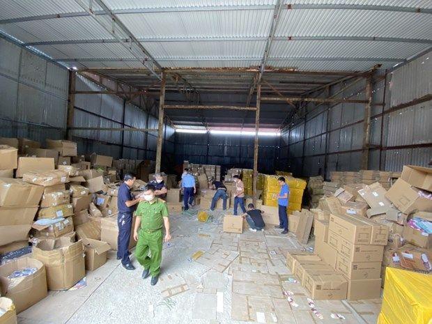 Vietnam Seizes Illegal Chinese E-cigarette Shipment in Local Warehouse