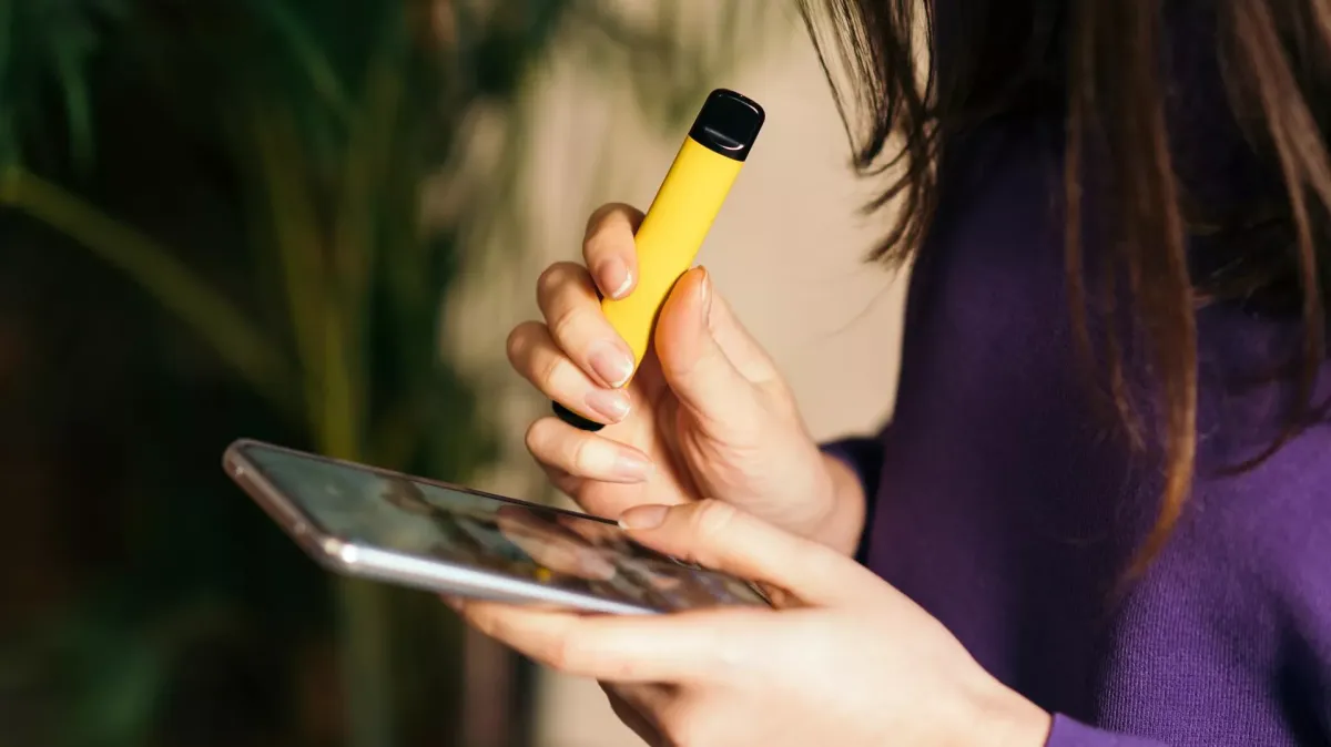 俄总统普京签署法律:携带电子烟超限最高处以2.5万卢布罚款