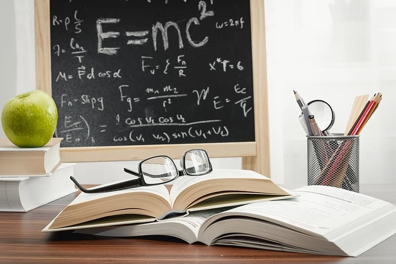 英国华威郡政府敦促年轻人不要吸电子烟