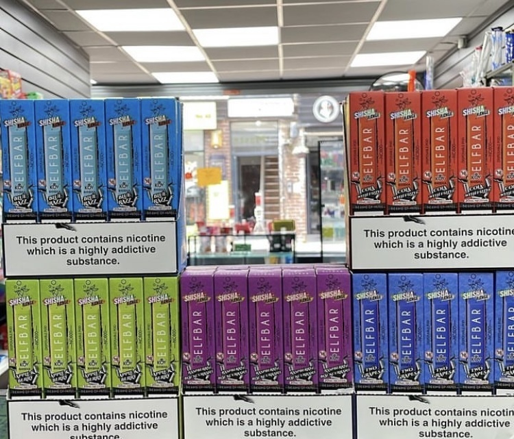 英国地方议员警示电子烟威胁 呼吁法律干预以保护儿童