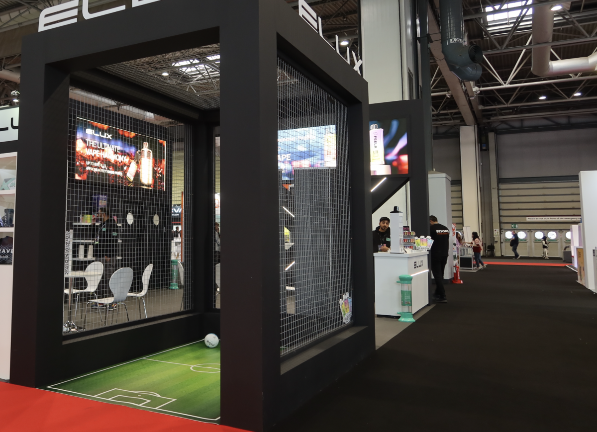 VAPEREXPO : Number of Exhibitors Halved, Audience Attend to Get Free Samples