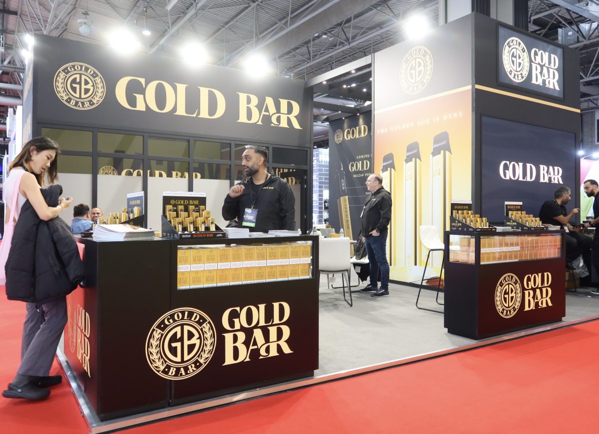 Auge del Oro: Las marcas de cigarrillos electrónicos adoptan un diseño lujoso