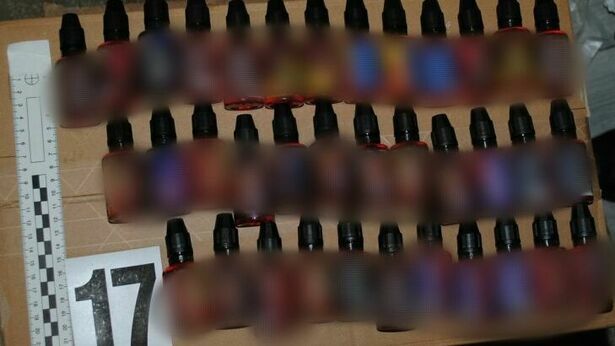 Hombre polaco arrestado por producir y vender líquidos electrónicos sin impuestos.