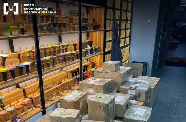 Producción ilegal de tabaco por valor de más de 200 millones de RMB descubierta en Ucrania.
