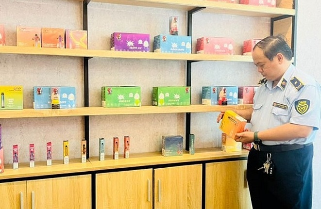 Vietnam Cracks Down on Illegal E-cigarette Sales and Use