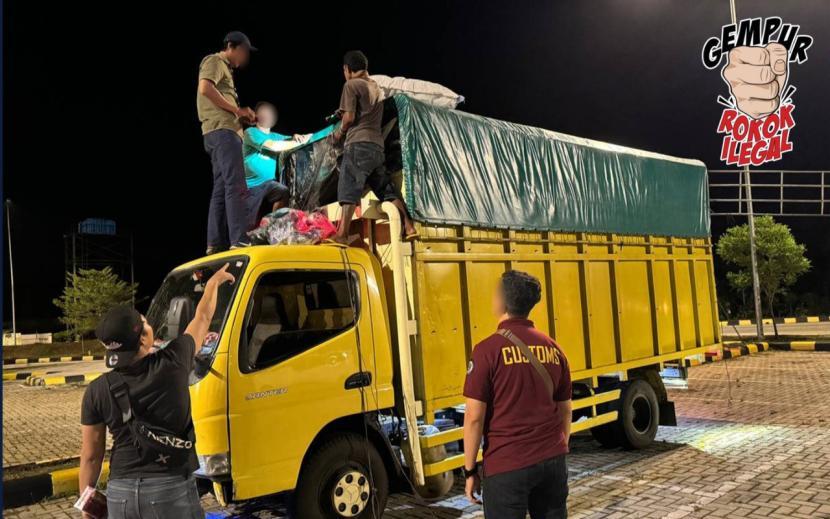 Indonesia Customs Seizes 5.7 Million Illegal Cigarettes