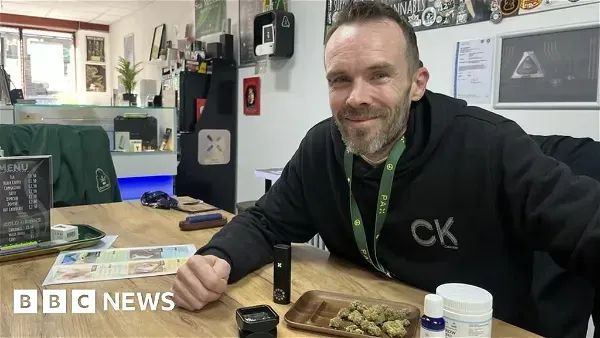 First Licensed Medical Marijuana E-cigarette Lounge in Northern Ireland