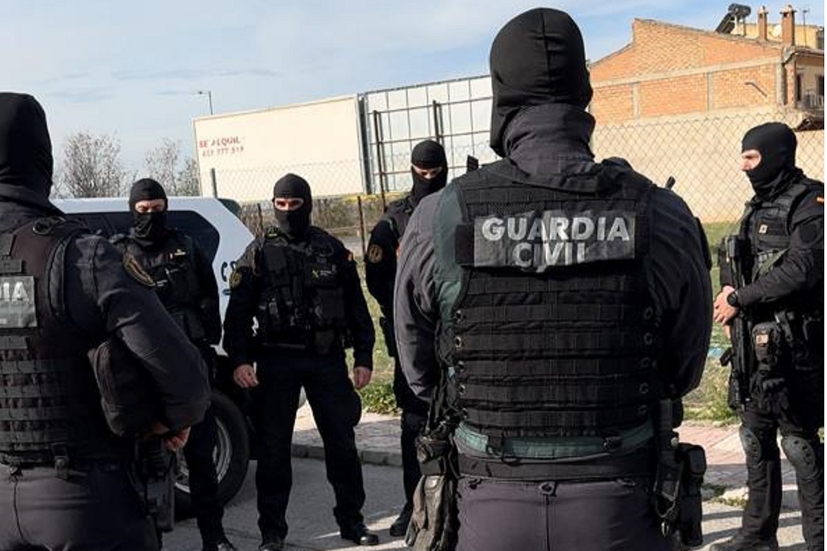 2firsts Spanish Police Bust 24 Cannabis Production Centers In Major