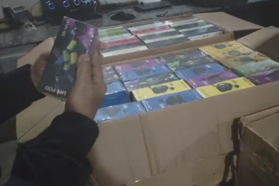 La Policía Federal de Carreteras de Brasil se incauta de cigarrillos electrónicos en la autopista BR-153.