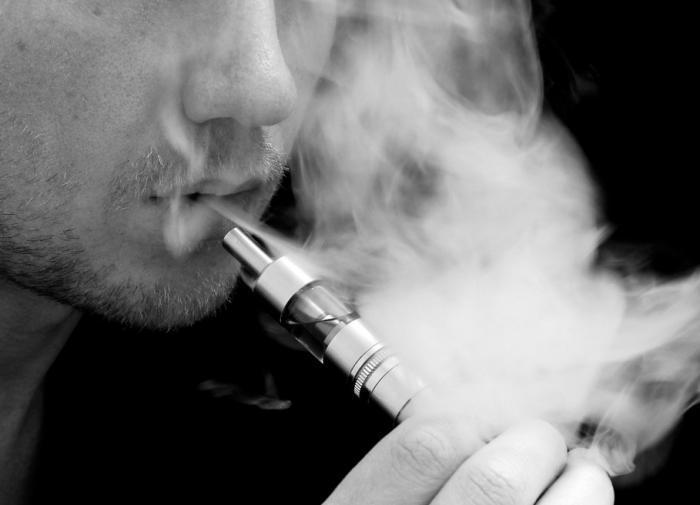 The Serious Dangers of E-cigarettes on Teenagers