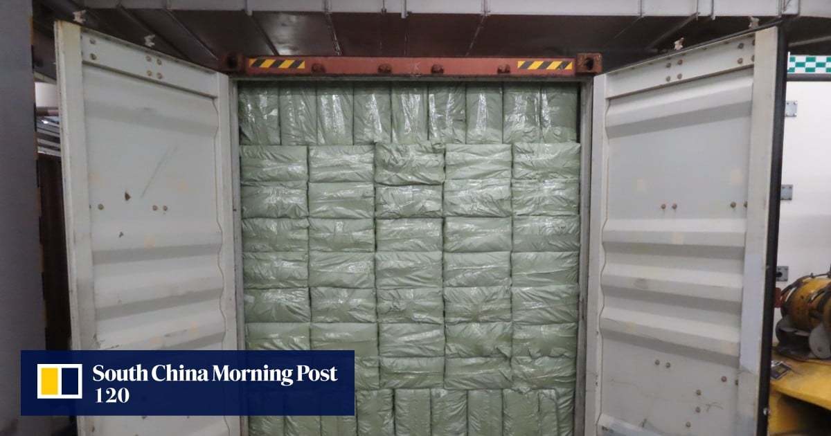 Las Aduanas de Hong Kong incautan cigarrillos ilegales por valor de $12.8 millones.