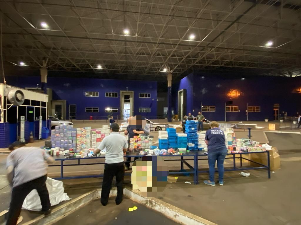 巴西截获超百万元走私电子产品 两名嫌疑人被逮捕