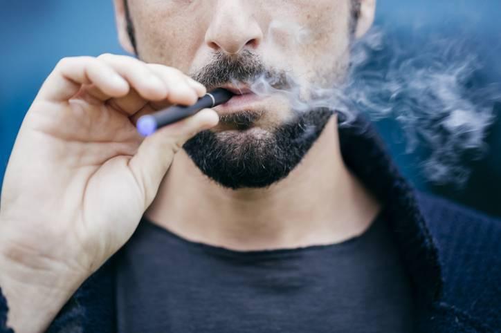 Investigación sobre los cigarrillos electrónicos en Chile: riesgos, estándares y regulaciones