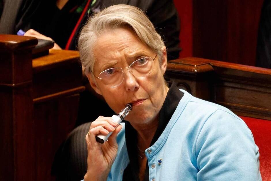 French MP Accuses Prime Minister of Hypocrisy Over E-Cigarette Use