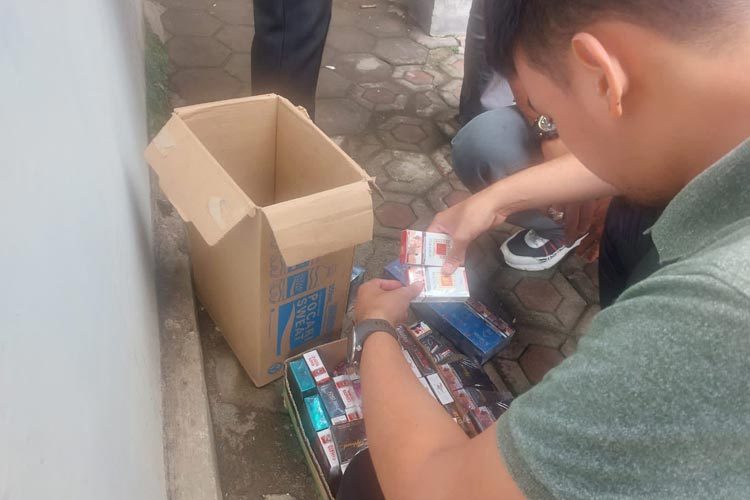 Cracking down on Illegal Cigarette Market in Marang County, Indonesia
