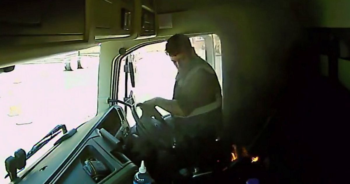 Explosión de una batería de cigarrillo electrónico caída quema a un hombre en el Reino Unido.