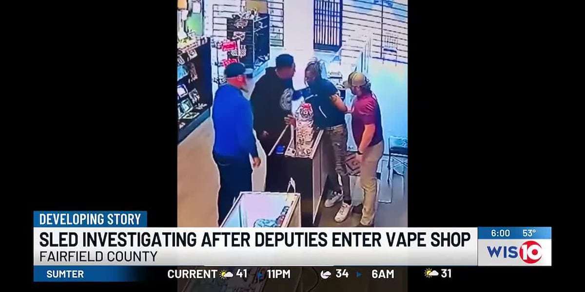 Investigación en curso con respecto al arresto de un empleado de una tienda de cigarrillos electrónicos.