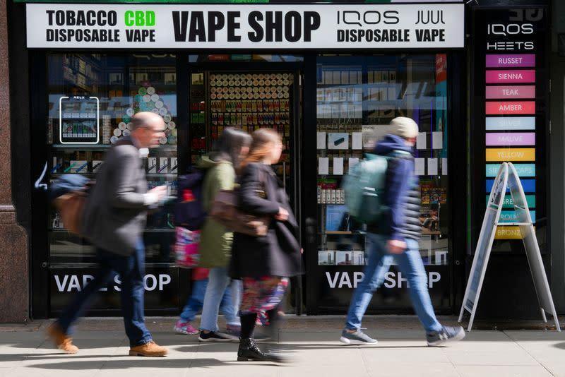 La OMS insta a un trato igualitario y a la prohibición de los cigarrillos electrónicos con sabores.