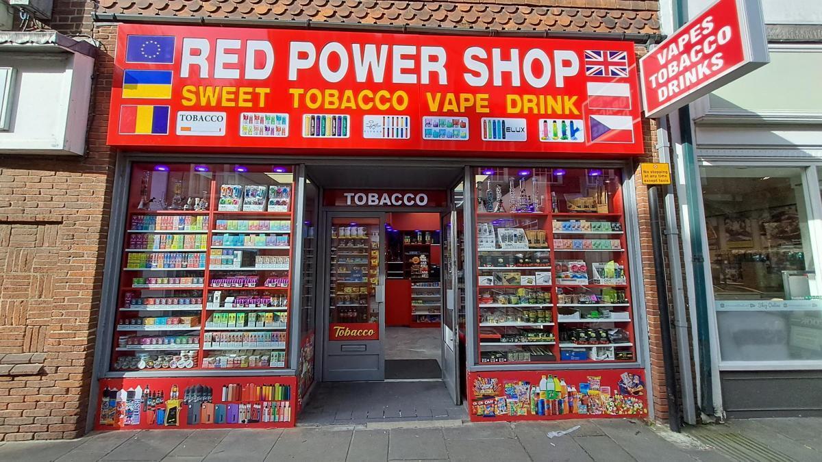 Cambios no autorizados en Red Power Shop llevan a reclamos públicos.