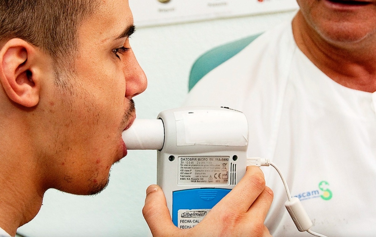 西班牙政府计划扩大禁烟范围：包括公共场所及私家车