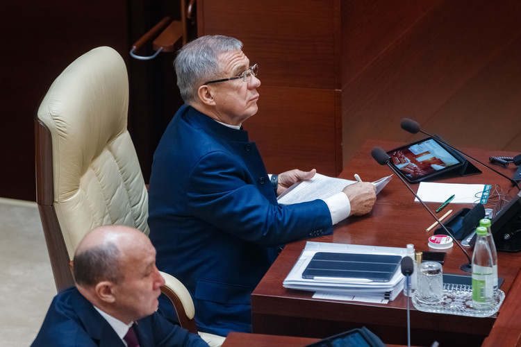 Law in Tatarstan Bans Youth Access to Smoking Areas