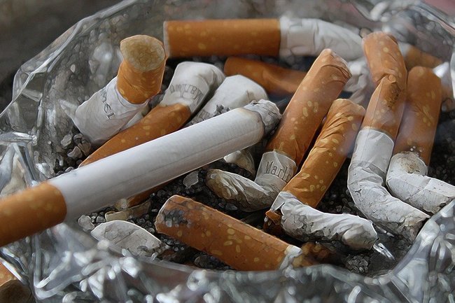 Propuesta de prohibición de por vida del consumo de tabaco en la juventud rusa.