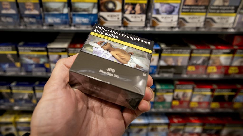 Albert Heijn deja de vender productos de tabaco en sus tiendas.
