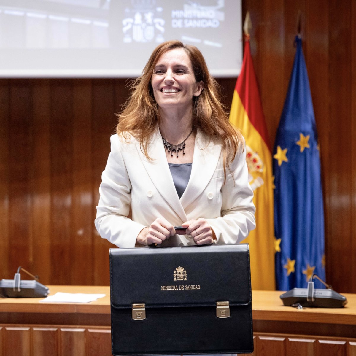 Spain's Health Minister to Promote Anti-Smoking Plan in 2024