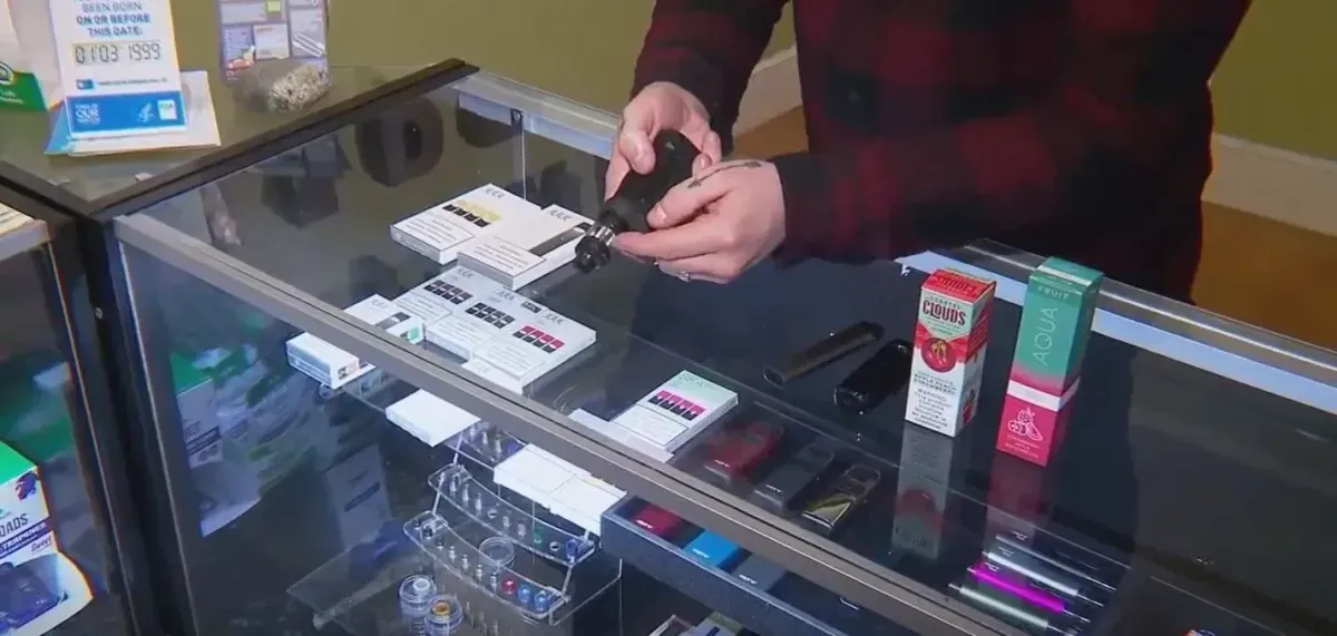 Harlowville considera convertirse en la última comunidad de Maine en prohibir el tabaco con sabor.