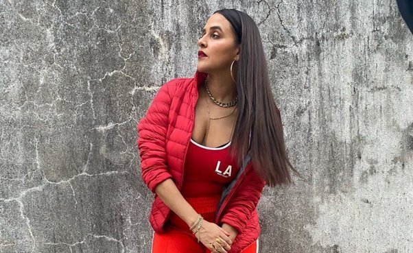 Neha Dhupia se une a la organización Madres contra el Vapeo en India.