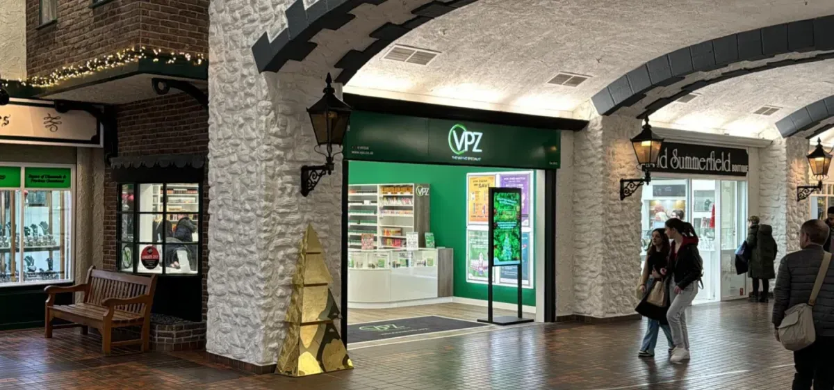 VPZ inaugura una nueva tienda en Metrocentre para apoyar a los fumadores.