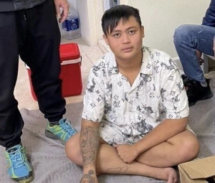 Illegal Sale of Toxic E-liquid Targeting Students in Vietnam