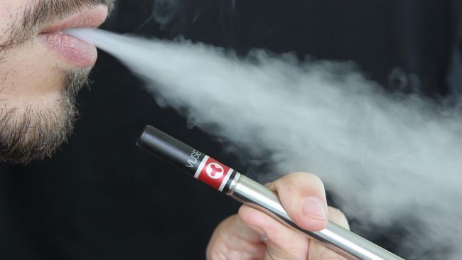Rising Popularity of E-Cigarettes in Indonesia: Health Concerns Persist