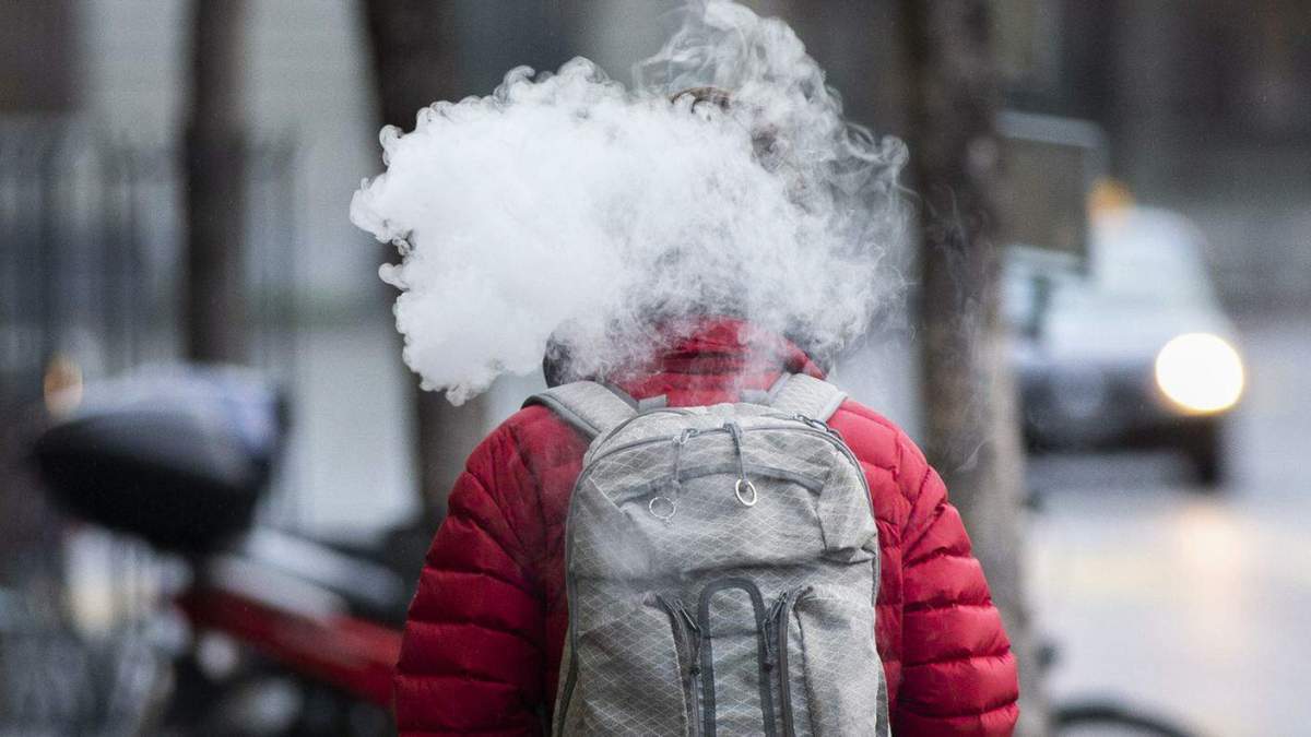 Aplicación ineficaz de las restricciones de venta de cigarrillos electrónicos a menores.
