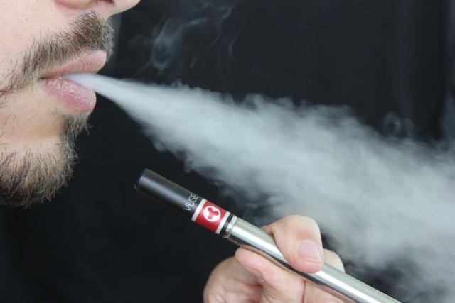 US Senator Pushes FDA to Protect Children from E-cigarette Harm