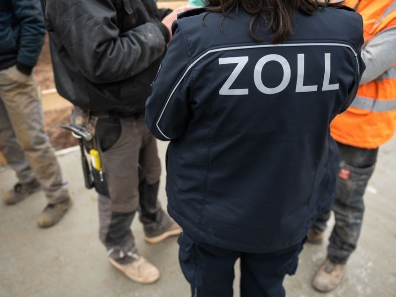 German Customs Foils Cigarette Smuggling Operation - Thüringer Allgemeine