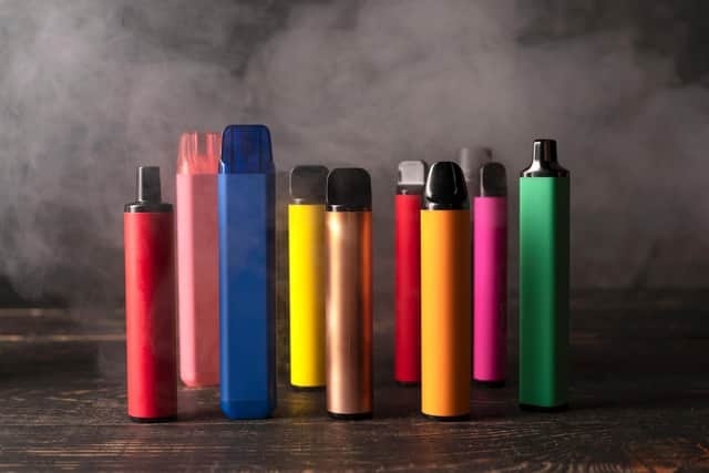 Peterborough: Impacto del Propuesto Ban de Cigarrillos Electrónicos Desechables en el Reino Unido